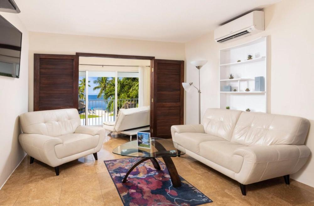 Deluxe Suite with Ocean View interior