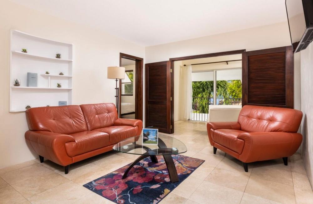 Deluxe Suite with Sea View interior